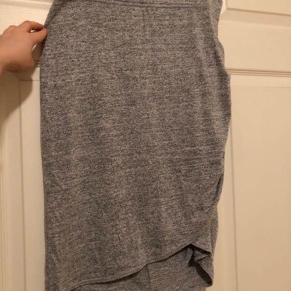 Aritzia Wilfred Skirt - Picture 4 of 8